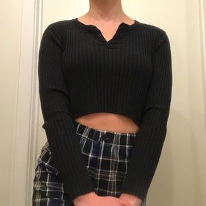 Black ribbed crop top from Brandy!